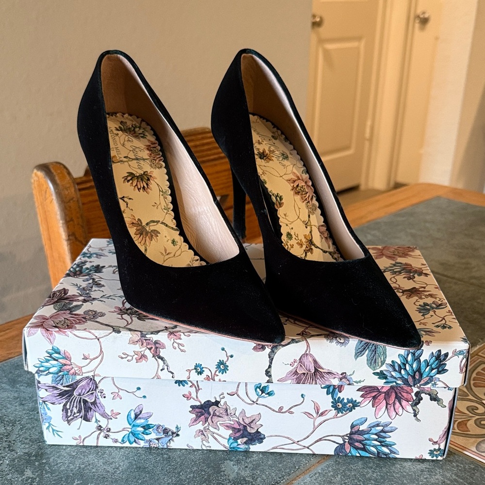 Nicola Bathie x Antonio Melani Green Velvet Pointed-Toe Heels